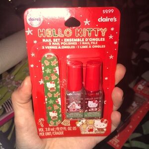 ✨🆕BNIP!Claire’s X Hello Kitty Holiday Silver & Glittery Red Nail Polishes&File!